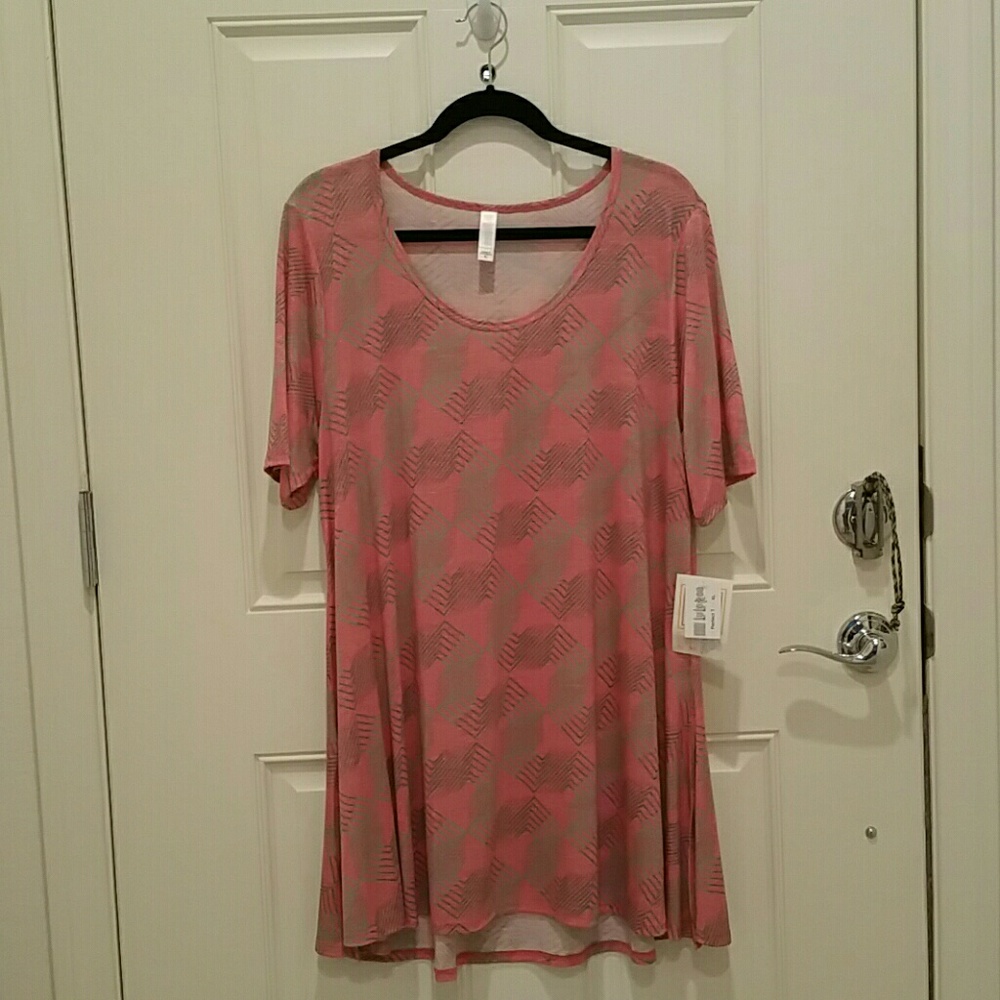 Lularoe Perfect Tee size XL/Extra Large BNWT